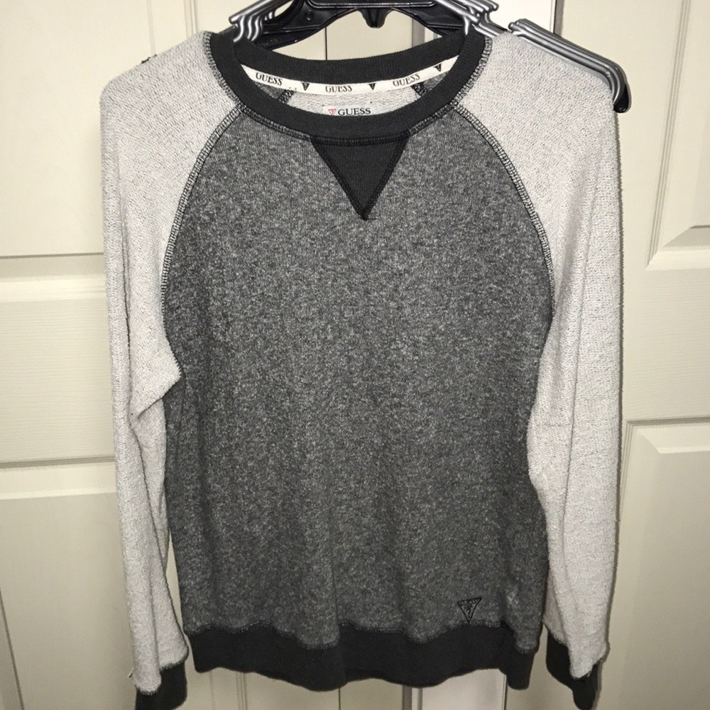 🔥 GUESS SWEATER 🔥